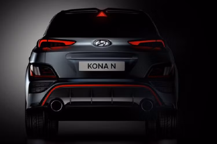 Hãng xe Hàn Quốc cũng khẳng định rằng Kona N mới sẽ mang lại “trải nghiệm lái xe mạnh mẽ và nhanh nhẹn” cũng như “một loạt các tính năng lái xe hiệu suất cao như kiểm soát khởi động”. Giá xe Hyundai Kona N 2022 chưa công bố, nhưng chắc chắn sẽ là một mẫu xe "hot" của năm nay.