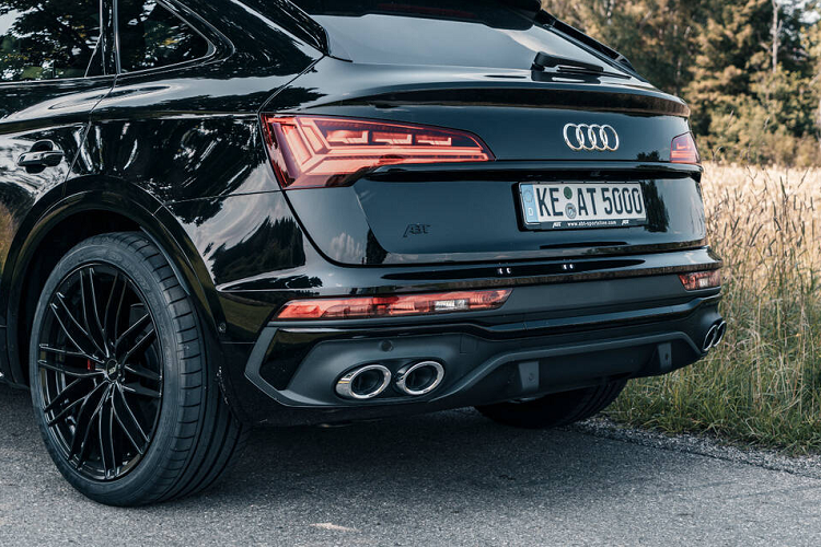 ABT Sportsline tăng hiệu suất của động cơ 3.0 TDI từ mức công suất nguyên bản 341 mã lực, mô-men xoắn 700 Nm lên mức công suất 385 mã lực, mô-men xoắn 760 Nm. Mức tăng công suất đã được tinh chỉnh theo chương trình ABT Power với bộ điều khiển công nghệ cao ABT Engine Control nâng cấp cho xe. Có thể thấy, bộ điều khiển này đã giúp tăng thêm khoảng 44 mã lực, không quá nhiều so với nguyên bản nhưng cũng đủ để đem lại trải nghiệm ấn tượng cho người cầm lái chiếc SUV đến từ Đức.