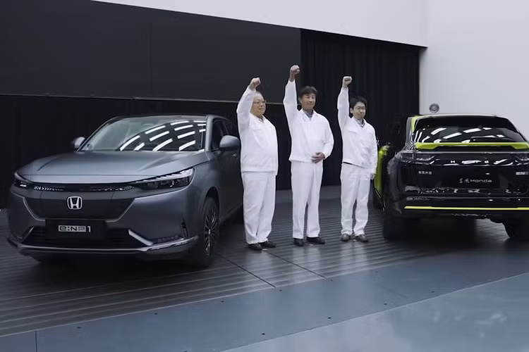 Các thông tin chi tiết, giá xe Honda e:NS1 và e:NP1 cũng như công suất mô-tơ điện, dung tích bộ pin, bộ tính năng an toàn,... sẽ được công bố trước thời điểm trình làng thị trường Trung Quốc vào tháng 2/2022