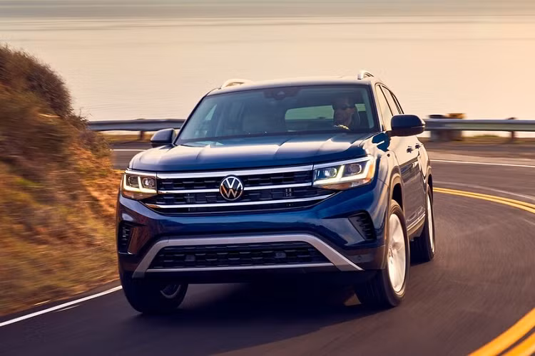  Giá xe Volkswagen Teramont 2021 tại Việt Nam vẫn chưa được hé lộ. Trong khi đó, tại thị trường Mỹ, mẫu SUV này có giá dao động từ 31.555 - 50.725 USD. Chỉ biết rằng, khi về Việt Nam, Teramont sẽ là xe đắt nhất của Volkswagen đồng thời cạnh tranh với Ford Explorer