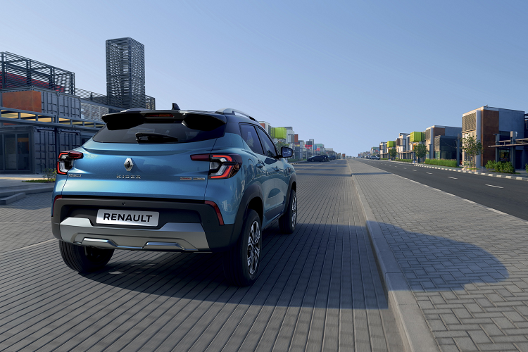 Động cơ 1,0 lít hút khí tự nhiên sản sinh công suất 71 mã lực và mô-men xoắn 96 Nm, đi kèm với hộp số sàn 5 cấp hoặc hộp số tự động 5 cấp.