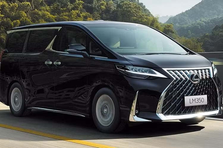 Theo thông tin từ phía các tư vấn bán hàng, giá bán chi tiết của 2 phiên bản MPV hạng sang Lexus LM350 4 chỗ và 7 chỗ lần lượt là 7,98 tỷ đồng và 6,99 tỷ đồng. Xe được nhập khẩu chính hãng từ Nhật Bản. Thời gian giao xe cho khách hàng tại Việt Nam dự kiến vào quý IV/2021. Các tư vấn bán hàng cho biết thêm, Lexus LM350 dành cho thị trường Việt Nam sẽ sử dụng động cơ xăng V6 3.5L, sản sinh công suất tối đa 296 mã lực và mô-men xoắn cực đại 361 Nm.