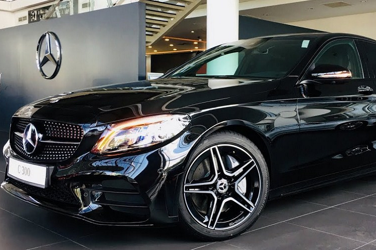 Nam diễn viên Hồng Thanh nổi tiếng với nhiều tiểu phẩm hài và từng tham gia không ít chương trình về giải trí.