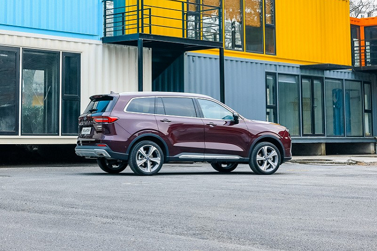 Hiện giá xe Ford Equator 2021 tại thị trường Trung Quốc vẫn chưa được công bố. Xe sẽ do liên doanh Jiangling Ford tại Trung Quốc sản xuất. Được biết, trong năm 2020 vừa qua, hãng Ford đã bán tổng cộng 602.600 chiếc ô tô cho khách hàng Trung Quốc. Với kết quả này, Ford đã kết thúc chuỗi thời gian giảm doanh số tại thị trường Trung Quốc từ năm 2017.