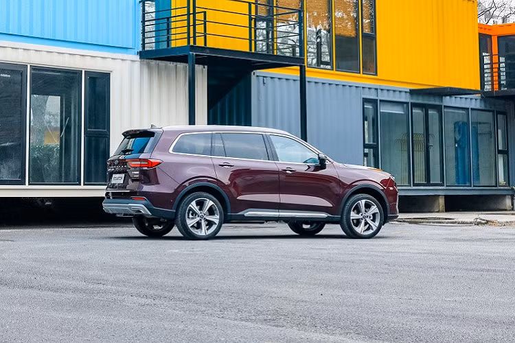 Hiện giá xe Ford Equator 2021 tại thị trường Trung Quốc vẫn chưa được công bố. Xe sẽ do liên doanh Jiangling Ford tại Trung Quốc sản xuất. Được biết, trong năm 2020 vừa qua, hãng Ford đã bán tổng cộng 602.600 chiếc ô tô cho khách hàng Trung Quốc. Với kết quả này, Ford đã kết thúc chuỗi thời gian giảm doanh số tại thị trường Trung Quốc từ năm 2017.