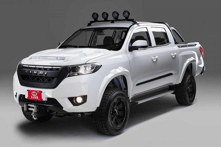 Sau khi giới thiệu một mẫu xe điện đô thị giá rẻ có tên K27 vào cuối năm nay, Kandi America, công ty con tại Mỹ thuộc Tập đoàn Kandi Technologies của Trung Quốc, giờ đây đã chính thức giới thiệu mẫu xe điện đi địa hình dẫn động AWD đầu tiên của mình với tên Kandi K32 hoàn toàn mới.