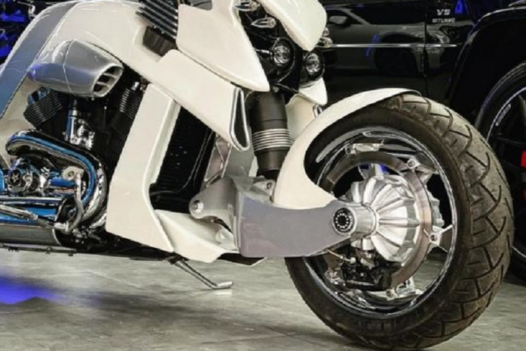 Ở dưới bài đăng, nhiều bình luận cổ vũ nam ca sĩ nên "quất" ngay vì "còn sức thì nên chơi, sau già rồi đỡ tiếc". Có vẻ Tuấn Hưng sẽ sớm chốt đơn để mang cực phẩm V-Rex Travertson này về nhà.