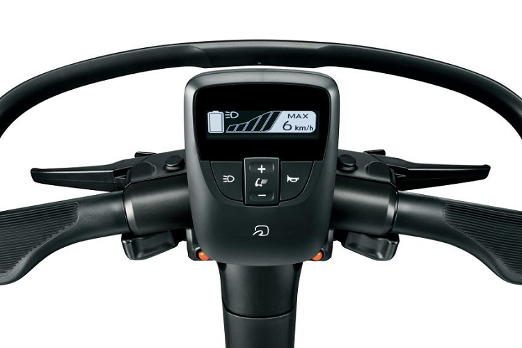 Giá xe Toyota C+walk sẽ có mức bán ra từ 341.000 yên (tương đương 69,7 triệu đồng) tại thị trường Nhật Bản, và chỉ có một màu sắc thân vỏ để lựa chọn.