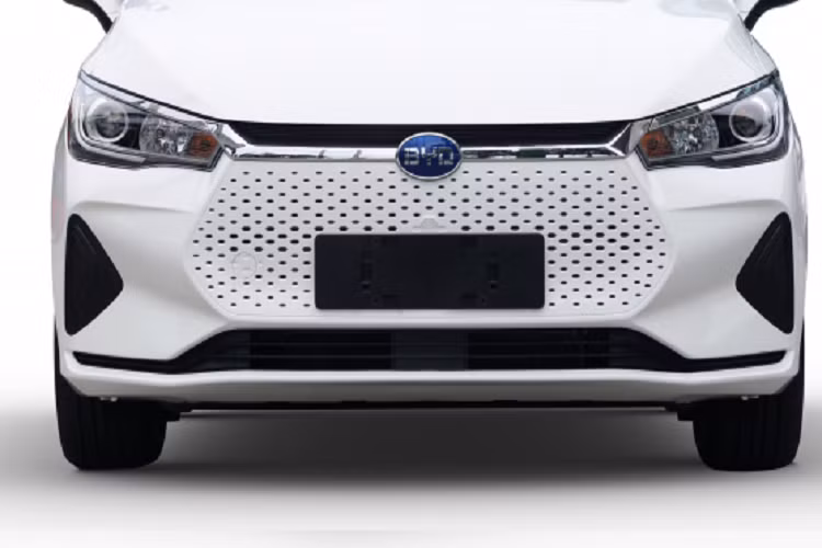 BYD không công bố thông tin về động cơ điện nhưng một số nguồn tin khác cho biết, công suất khoảng 136 mã lực, tăng khá nhiều so với 121 mã lực ở thế hệ trước. 