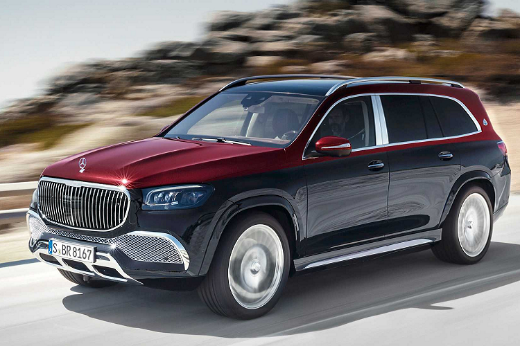 Những trang bị khác chỉ có trên mẫu SUV siêu sang này bao gồm hệ thống âm thanh Burmester tiêu chuẩn với hệ thống liên lạc nội bộ tích hợp giữa ghế trước và ghế sau, điều hòa tự động 4 vùng, cảm biến chất lượng không khí hay cảm biến độ ẩm kính lái. "Trái tim" của Mercedes-Maybach GLS 2021 là động cơ xăng V8, tăng áp kép, dung tích 4.0 lít, tạo ra công suất tối đa 558 mã lực tại tua máy 6.000 - 6.500 vòng/phút và mô-men xoắn cực đại 730 Nm tại tua máy từ 2.500 - 5.000 vòng/phút. Ngoài ra, xe còn có hệ thống mild hybrid EQ Boost 48 V, tạm thời bổ sung 22 mã lực và 250 Nm khi cần thêm sức mạnh.