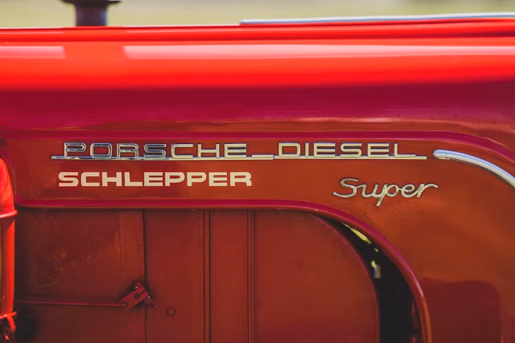 Những năm trở lại đây, phong trào sưu tầm máy kéo Porsche nở rộ trên thế giới, với nhiều hội người chơi được thành lập. Các mẫu máy kéo Porsche cũng được rao bán và đấu giá ngày một nhiều hơn.