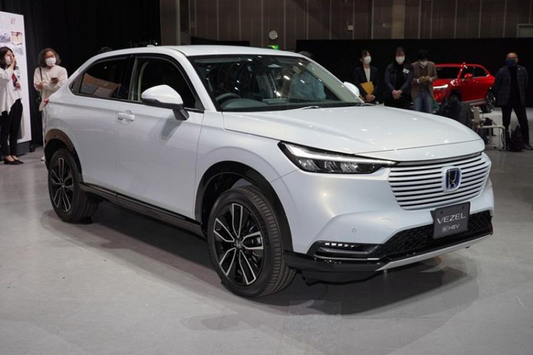 Đối với các biến thể Hybrid, xe sẽ được trang bị hệ thống truyền động hybrid e:HEV 1.5L mới tương tự trên Honda City RS, sử dụng một động cơ điện kết hợp động cơ xăng DOHC i-VTEC 1.5L.