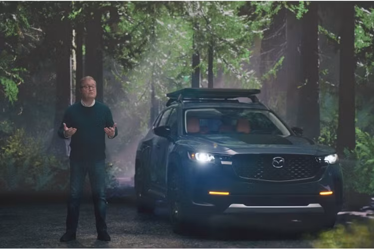 Theo Dave Coleman, Giám đốc phụ trách bộ phận động lực xe của Mazda tại Bắc Mỹ chia sẻ, hãng xe không muốn đi quá sâu vào việc tối ưu khả năng vượt địa hình cho CX-50. Bởi theo nghiên cứu, hầu hết khách hàng thường kết hợp hàng trăm dặm lái xe trên các con đường nhựa bằng phẳng và chỉ 10 - 20 dặm là off-road. Do đó, không có lý do gì để Mazda CX-50 lại phải hy sinh đi hiệu suất vận hành on-road và tập trung hoàn toàn đến khả năng off-road.