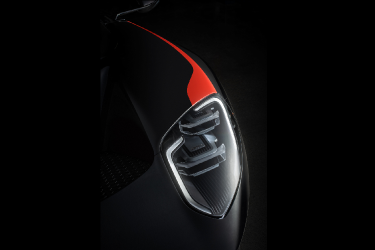 Ford hiện chưa công bố giá bán cho các phiên bản Studio Collection. Dự đoán giá phiên bản này sẽ thấp hơn so với Heritage Edition 2021 ra mắt cùng thời điểm với giá dự kiến 500.000 USD.