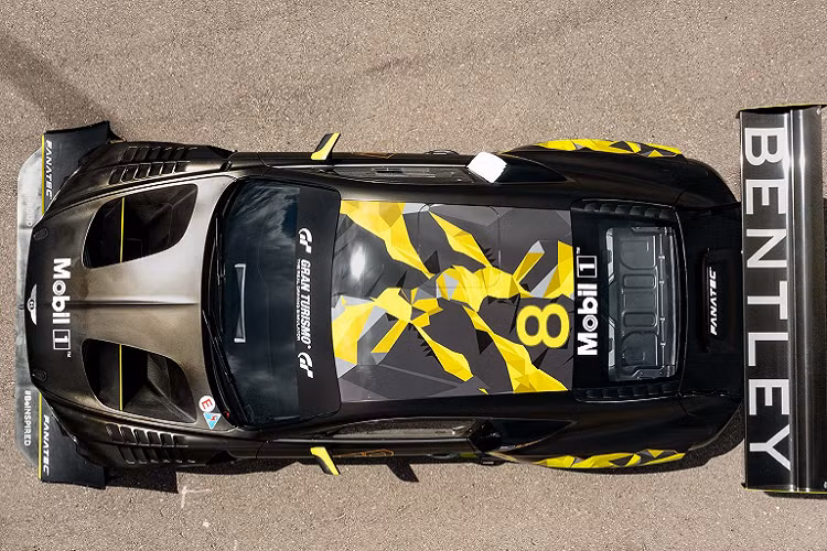 Cuộc đua này sẽ có điểm bắt đầu ở độ cao hơn 2800 mét và vạch đích sẽ kết thúc ở độ cao 4300 mét. Ở độ cao này, không khí sẽ loãng hơn một phần ba lần so với mức nước biển. Chính vì đặc thù ở môi trường này, Continental GT3 Pikes Peak đã được Bentley sửa đổi, nâng cấp với các chi tiết khí động học phù hợp, khung gầm và động cơ của chiếc xe cũng được tinh chỉnh để trở thành một chiếc Continental GT bền bỉ nhất từ trước đến nay. 