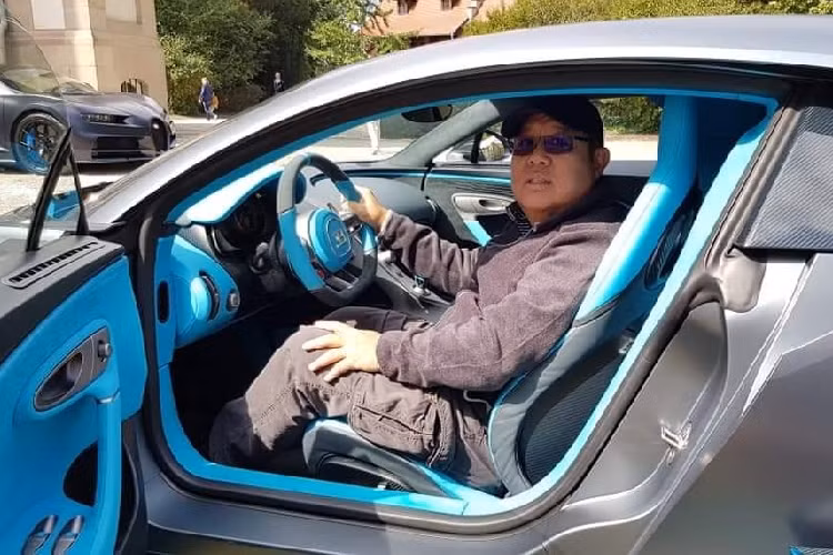 Bugatti Divo hiện là chiếc siêu xe đắt nhất của hãng xe Pháp từng tạo ra nhưng cũng đã cháy hàng từ sớm. Trước đó, mẫu xe Bugatti đắt nhất thuộc về chiếc xe Chiron Sport 110 Ans Edition với giá bán được cho hơn 3,26 triệu đô la. Được chế tạo dựa trên chiếc Bugatti Chiron, Divo trở thành mẫu xe có thiết kế dữ dằn và cực kỳ hung hãn ngay từ cái nhìn đầu tiên ở đèn pha hay đèn hậu ma trận của công nghệ LED.