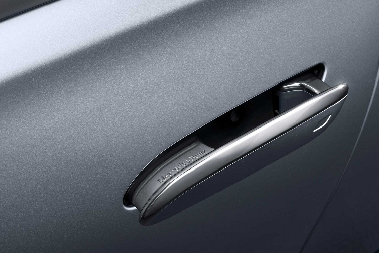 Từ trước đến nay, điểm thu hút nhất của Mercedes-Benz S-Class 2021 vẫn luôn là trải nghiệm cho các ông chủ ở hàng ghế thứ 2 và ở lần nâng cấp lên thế hệ mới này, sự sang trọng của khu vực này tiếp tục được nâng lên một tầm cao mới.