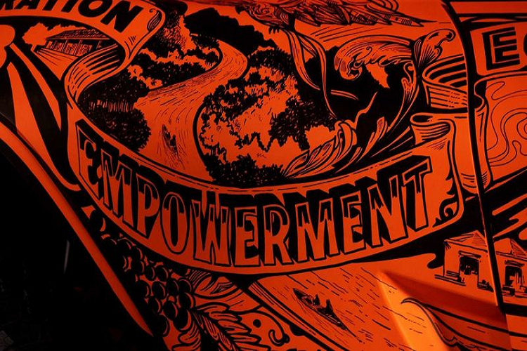 Chiếc SUV McLaren địa hình này chỉ là một sản phẩm đến từ bộ phận đua xe của thương hiệu. Cụ thể, đó là một chiếc SUV chạy hoàn toàn bằng điện sẽ tham gia giải đua Extreme E mùa thứ 2 cùng Emma Gilmour - tay đua nữ đầu tiên của cuộc thi Extreme E.