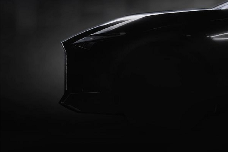 Một nguyên mẫu crossover điện được Lexus giới thiệu từ trước có hai mô-tơ điện, mỗi mô-tơ cho công suất 201 mã lực và mô-men xoắn cực đại 300Nm. Tuy nhiên, không có dấu hiệu nào cho thấy chiếc Lexus EV Concept mới sẽ dùng hệ truyền động này.