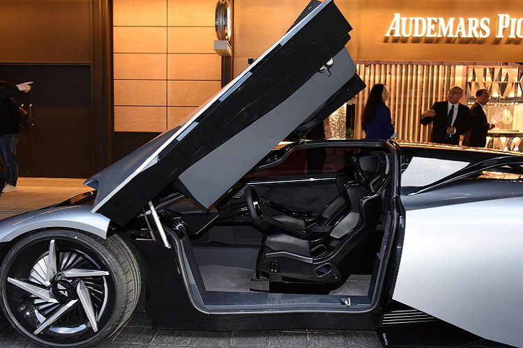 Họ đã công bố những hình ảnh về một mẫu xe buýt điện được cho là do một cựu thiết kế trưởng giấu tên của Lamborghini thiết kế, và bắt đầu từ năm 2023, sẽ tung ra các mẫu SUV, crossover và sedan chạy điện phục vụ người mua phổ thông.