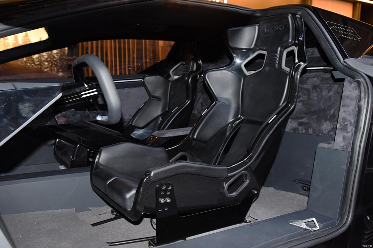 Bắt đầu từ năm 2022, Othello sẽ được sản xuất tại một nhà máy mới ở thành phố Thường Đức, tỉnh Hồ Nam, Trung Quốc. Bên cạnh hypercar điện, Farnova còn có những kế hoạch lớn khác cho lĩnh vực kinh doanh ô tô của mình.