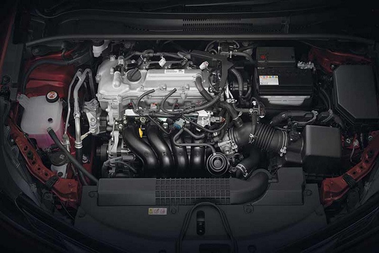 Đáng chú ý, Toyota Corolla Altis 2021 tại Thái sẽ có thêm phiên bản mang thiết kế thể thao - GR Sport. Hiện chưa rõ, Corolla Altis GR Sport 2021 sẽ sở hữu diện mạo với bộ body kit thể thao giống với phiên bản Altis GR Sport đang bán tại thị trường châu Âu hay Đài Loan hay không. Nhưng Altis GR Sport 2021 hứa hẹn sẽ mang diện mạo hấp dẫn, khi mà cách đây không lâu Toyota Malaysia đã giới thiệu Vios GR-Sport 2021 mang thiết kế đẹp mắt, đi kèm với hộp số CVT có thêm 10 cấp số (giả lập).