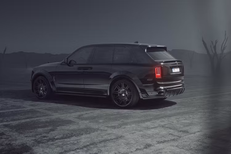 Bên cạnh ngoại hình hầm hố, Rolls-Royce Cullinan Black Badge còn được tinh chỉnh động cơ. Spofec đã bổ sung thêm bộ điều khiển phụ N-TRONIC plug-and-play vào ECU giúp tăng hiệu suất của xe. Khối động cơ V12 6.7L tăng áp kép có công suất tăng từ 592 mã lực lên 697 mã lực, mô-men xoắn tăng từ 900 Nm lên 1.059 Nm.