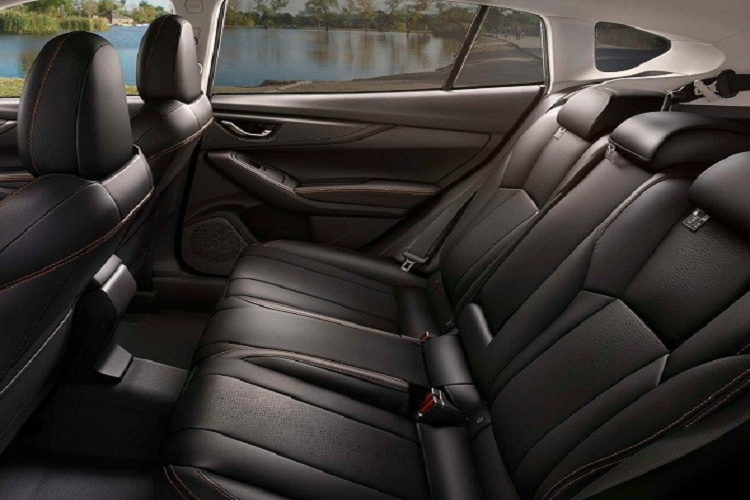 Tuy nhiên, xe đã có thêm hệ thống chọn chế độ lái Subaru Intelligent Drive (SI-Drive). Thêm vào đó là chế độ X-Mode mới, kết hợp cài đặt để chạy đường bụi và bùn. Thay đổi đáng chú ý nữa của mẫu SUV cỡ B này chính là hệ thống an toàn chủ động EyeSight. Nhờ đó, Subaru XV 2022 tại thị trường Thái Lan có hệ thống phanh khẩn cấp tự động, hệ thống kiểm soát hành trình với tính năng Stop and Go, cảnh báo chệch làn đường, cảnh báo khi xe phía trước lăn bánh và ngăn đạp nhầm chân ga.