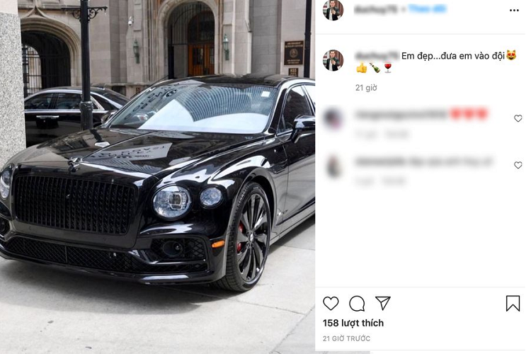 Chiếc xe siêu sang Bentley Flying Spur V8 của chồng cũ Lệ Quyên sở hữu màu sơn đen bóng và thông tin chúng tôi có được, xe còn thuộc phiên bản First Edition, chỉ dành cho dòng xe Bentley Flying Spur thế hệ mới trong 1 năm đầu tiên sản xuất.