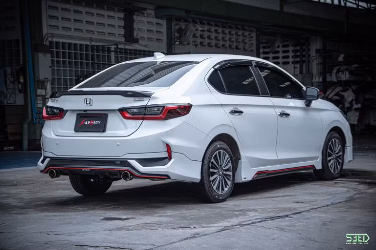 Trong tháng 7, mẫu xe này đạt doanh số 347 xe, xếp thứ 3 trong nhóm sedan hạng B sau Toyota Vios và Hyundai Accent.