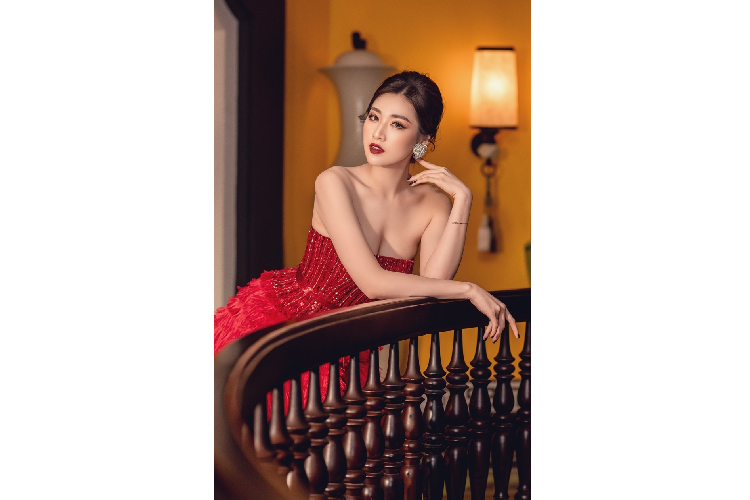 Tú Anh nói về con trai của cô: “Càng lớn Kem cũng càng biết nhiều nói nhiều hơn nên bản thân cũng thể hiện cá tính rõ hơn với mọi ngừoi. Điều Tú Anh cảm thấy rất vui và hạnh phúc bởi con luôn luôn là một cậu bé vui vẻ, thích được gần gũi tình cảm với ông bà, ba mẹ. Cũng chính vì vậy mà mỗi lần đi làm xa con, một ngày trôi qua tôi cảm thấy như dài gấp mấy lần vậy". 