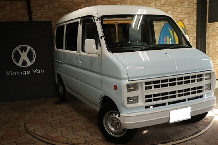 Những chiếc xe được đề cập tới ở trên mới chỉ là bề mặt nổi mà thôi. Cal Stage còn cung cấp các bộ kit độ để biến chiếc xe kei độ Chevrolet Bel Air, Dodge B-Series, Ford E-Series, Austin Mini, UAZ, 452, một chiếc xe buýt trường học, và nhiều hơn thế nữa. 