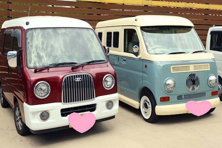 Khách hàng quan tâm tới những chiếc xe kei phong cách cổ điển đơn giản là lựa chọn một chiếc xe từ danh mục của cửa hàng, lựa chọn một bộ kit độ phù hợp, và rồi chờ đợi ngày chiếc xe được hoàn thiện. Những người ngại chờ đợi có thể mua một chiếc xe chế tạo sẵn với giá dao động từ 9.800 – 31.000 USD.