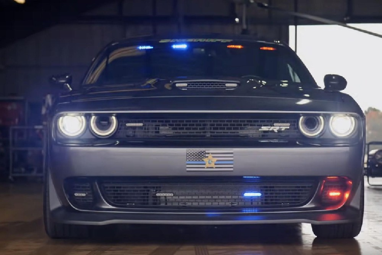 Kẻ buôn ma túy từng sở hữu chiếc xe này là một tay buôn bán heroin, một trong những loại ma túy gây nghiện và nguy hiểm nhất trên thế giới. Khi cảnh sát bắt được hắn ta, họ biết được sự liên quan của chiếc xe Dodge Challenger của kẻ buôn ma tuý và ngay lập tức tịch thu nó.