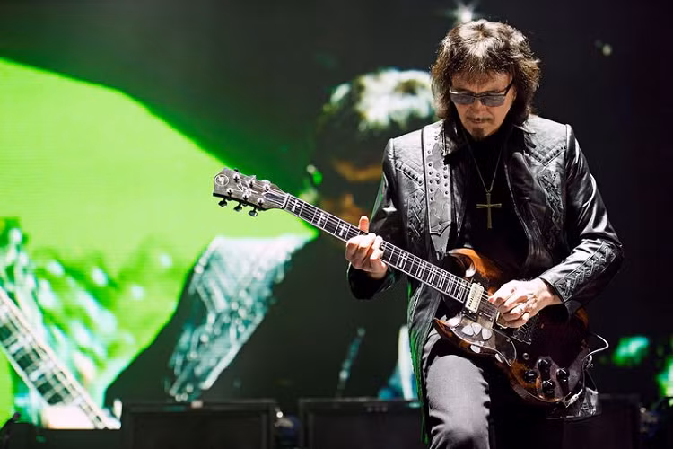 Lamborghini Urus gia nhap doi “ xe khung” cua rocker Tony Iommi-Hinh-3