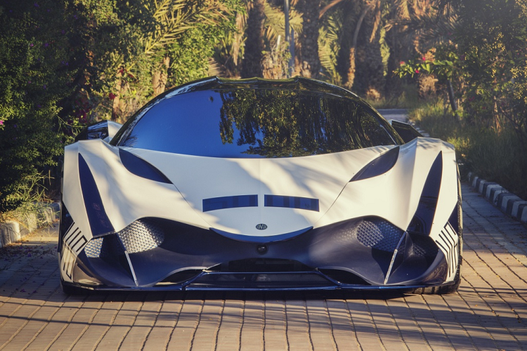 UAE là nơi sản sinh ra nhiều mẫu siêu xe độc đáo và bí ẩn - thậm chí nhiều đại gia thế giới có tiền chưa chắc đã được sở hữu. Đây cũng được xem một trong những thánh địa siêu xe hàng đầu thế giới.