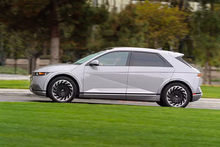 Giá xe Hyundai Ioniq 5 2022 chưa được công bố, nó sẽ được bán tại thị trường Mỹ vào mùa thu năm nay, với chi tiết giá cả sẽ được công bốdự tính vào cuối năm 2021.