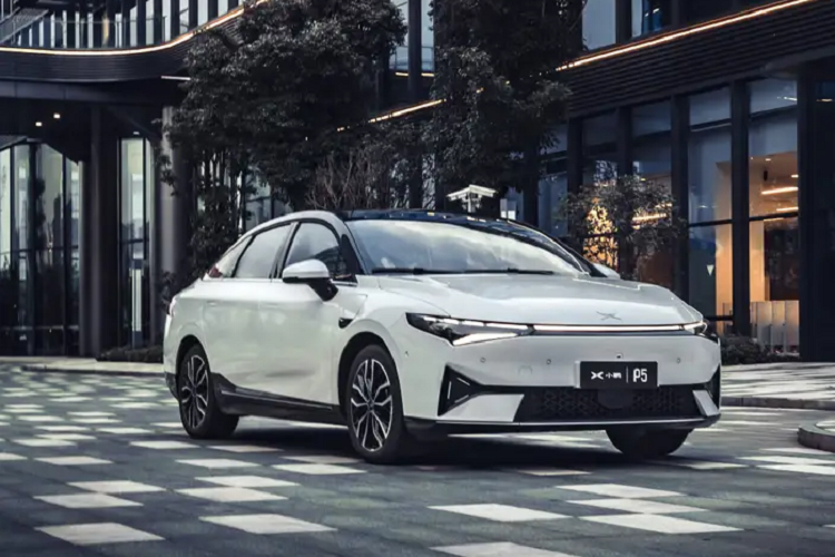 Các LiDAR được tích hợp XPILOT 3.5 - phiên bản mới nhất của Xpeng ADAS, chỉ có trên 550P và 600P. Một trong những chức năng quan trọng của nó là NGP (Navigation Guided Pilot), mang đến khả năng tự lái và kiểm soát tốc độ trong môi trường thành phố.