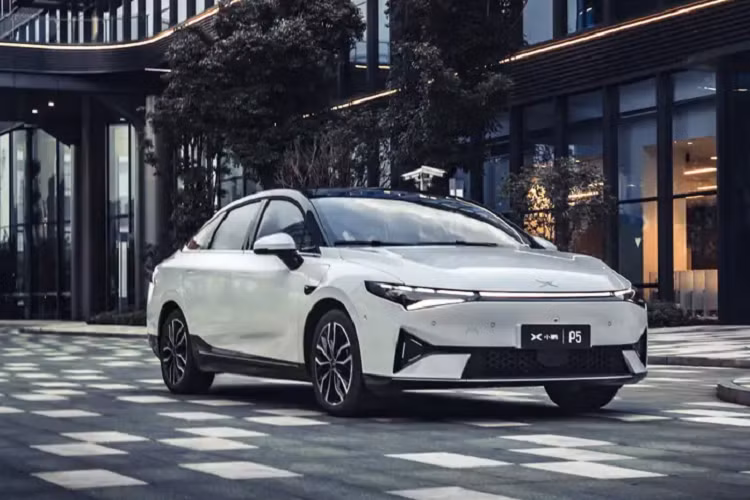 Các LiDAR được tích hợp XPILOT 3.5 - phiên bản mới nhất của Xpeng ADAS, chỉ có trên 550P và 600P. Một trong những chức năng quan trọng của nó là NGP (Navigation Guided Pilot), mang đến khả năng tự lái và kiểm soát tốc độ trong môi trường thành phố.