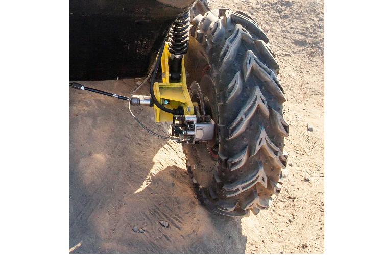 Nhóm đầu tiên, gồm các nhà địa chất người Nga, đã làm việc ở vùng cực bắc trong một thời gian và họ đã nảy ra khái niệm về một phương tiện lý tưởng cho những khu vực đó sẽ trông như thế nào và hoạt động ra sao. Nhóm thứ hai là những người chịu trách nhiệm thiết kế và chế tạo chiếc xe mà bây giờ được gọi là nguyên mẫu Green Scout như ta thấy.