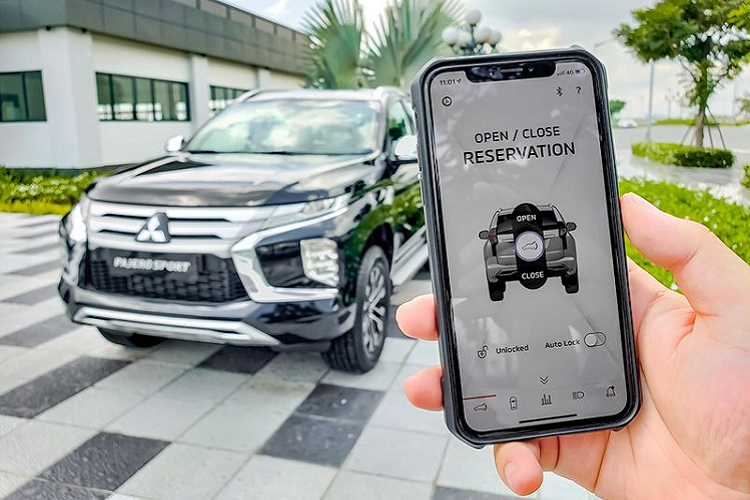 Điểm nổi bật nhất của Pajero Sport 2020 nằm ở khả năng vận hành bền bỉ và được bổ sung nhiều công nghệ hiện đại, tiện nghi cao cấp, bao gồm nội thất bọc da, camera toàn cảnh 360 độ, ứng dụng điều khiển từ xa MITSUBISHI thông qua điện thoại thông minh cũng như gói an toàn thông minh và cao cấp MITSUBISHI e-Assist.
