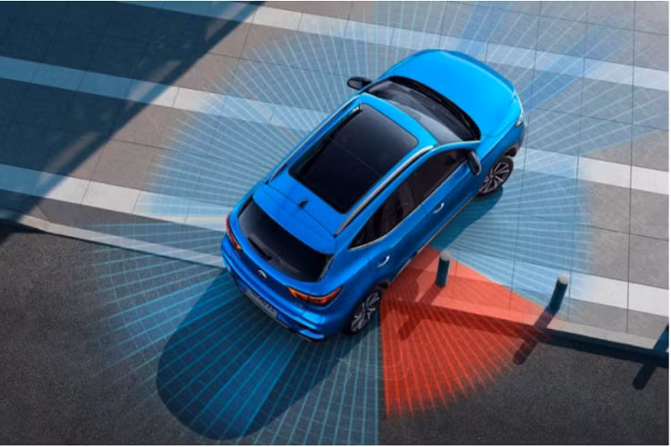 Là phiên bản cao cấp nhất của dòng MG ZS nên ZS T 2022 có khá nhiều trang bị an toàn, cả chủ động lẫn thụ động. Có thể kể đến một số trang bị nổi bật như túi khí trước, túi khí sườn, túi khí rèm, hệ thống phát hiện điểm mù, hỗ trợ chuyển làn đường, hỗ trợ khởi hành ngang dốc, kiểm soát phanh khi ôm cua, kiểm soát lực bám đường, cân bằng điện tử và cảnh báo phương tiện cắt ngang khi lùi.