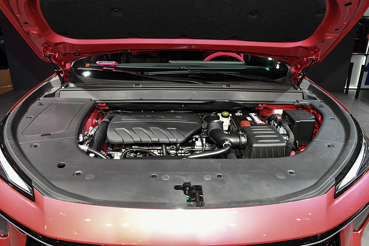 Cuối cùng là những trang bị an toàn như hệ thống hỗ trợ lái bán tự động cấp độ 2, hệ thống kiểm soát hành trình thích ứng, tự động đỗ xe, giữ làn đường, phanh tự động và nhận diện biển báo giao thông.