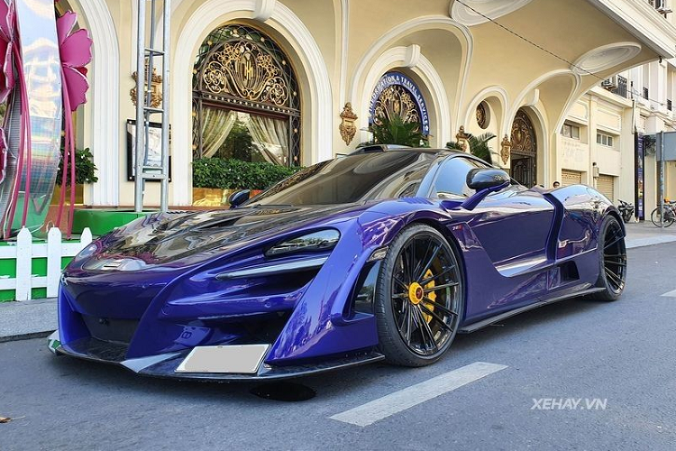 Kết quả, McLaren 720S Novitec N-Largo sẽ có thân xe rộng hơn đến 30 mm ở vòm bánh trước và lên đến 65 mm ở vòm bánh sau. Vì vậy mà tính khí động học của siêu xe cũng được cải thiện đáng kể.
