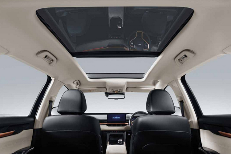 Động cơ xăng hoạt động với mô-tơ điện công suất 177 mã lực, mô-men xoắn 300 Nm. Công suất kết hợp giữa động cơ xăng và điện đạt mức 243 mã lực và mô-men xoắn cực đại lên đến 530Nm (hơn cả Ranger Raptor 500Nm).