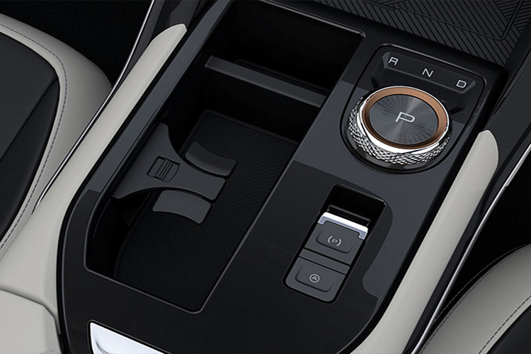 Haval H6 hybrid sử dụng động cơ xăng 4cyl, dung tích 1.5L tăng áp, cam đôi (DOHC) cho công suất tối đa 150 mã lực tại 5.500 - 6.000 vòng/phút và mô-men xoắn cực đại 230 Nmtại 1.500 - 4.000 vòng/phút.