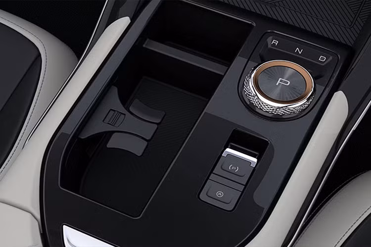 Haval H6 hybrid sử dụng động cơ xăng 4cyl, dung tích 1.5L tăng áp, cam đôi (DOHC) cho công suất tối đa 150 mã lực tại 5.500 - 6.000 vòng/phút và mô-men xoắn cực đại 230 Nmtại 1.500 - 4.000 vòng/phút.