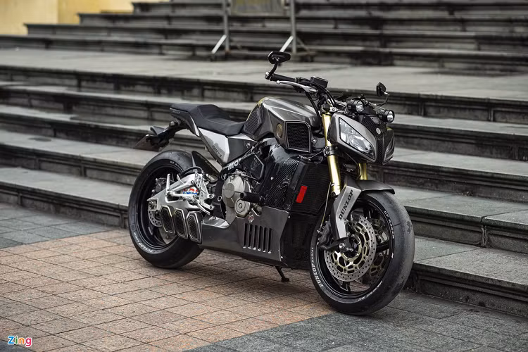 Một người chơi xe tại Hà Nội đã quyết định độ lại chiếc xe môtô Honda CBR600RR của mình thành một mẫu streetfighter hầm hố hơn. Gần như toàn bộ thiết kế của xe được thay đổi. Thời gian thực hiện từ bản thiết kế đầu tiên đến khi hoàn thành mất khoảng 5 tháng. Bản độ có tên gọi The Cyber Devil.