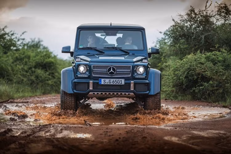 Với hàng loạt tiện ích kể trên, mức giá xe Mercedes-Maybach G650 Landaulet cũng không hề rẻ khi ở mức 754.200 USD tại thị trường quốc tế (tương đương 16,6 tỷ đồng).
