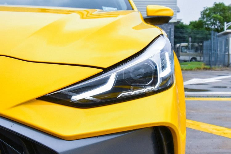 Khác với ZS và HS vốn thuộc phân khúc SUV, MG5 là sedan cỡ C. Tin đồn cho biết, MG5 2021 tại Việt Nam sẽ được nhập khẩu nguyên chiếc từ Thái Lan. Trong khi đó, tại thị trường Thái Lan, MG5 phiên bản mới đã được xác nhận sẽ chính thức trình làng vào ngày 20/7 tới đây